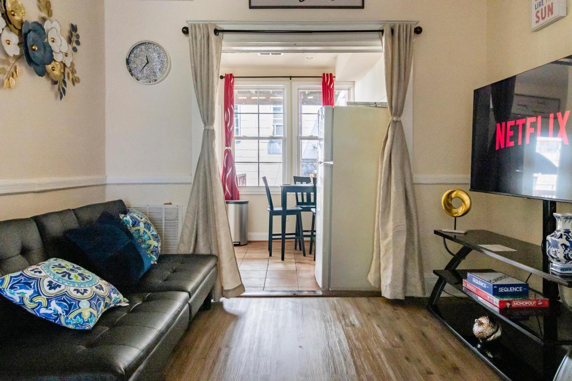 Cozy Apartment At Washington Dc! Sun Filled & Comfortable! 외부 사진
