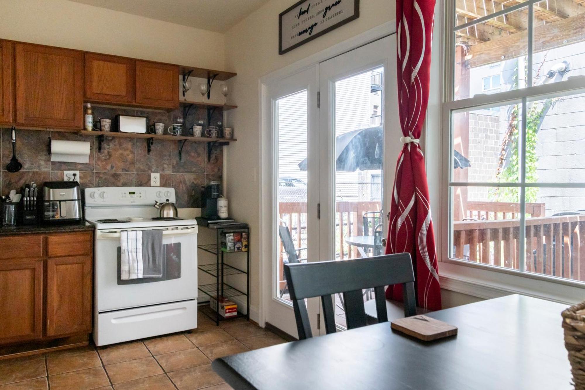 Cozy Apartment At Washington Dc! Sun Filled & Comfortable! 외부 사진