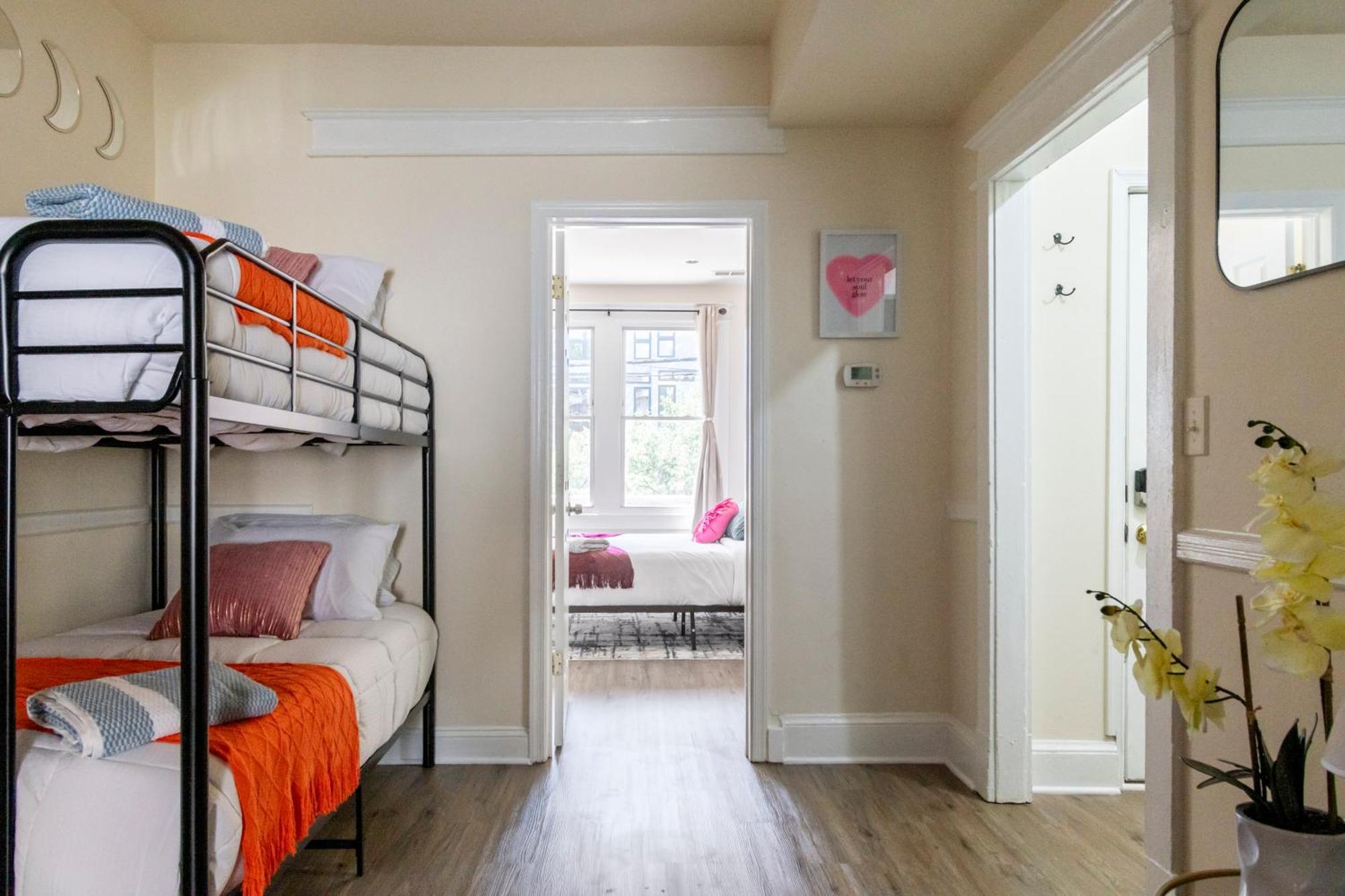 Cozy Apartment At Washington Dc! Sun Filled & Comfortable! 외부 사진